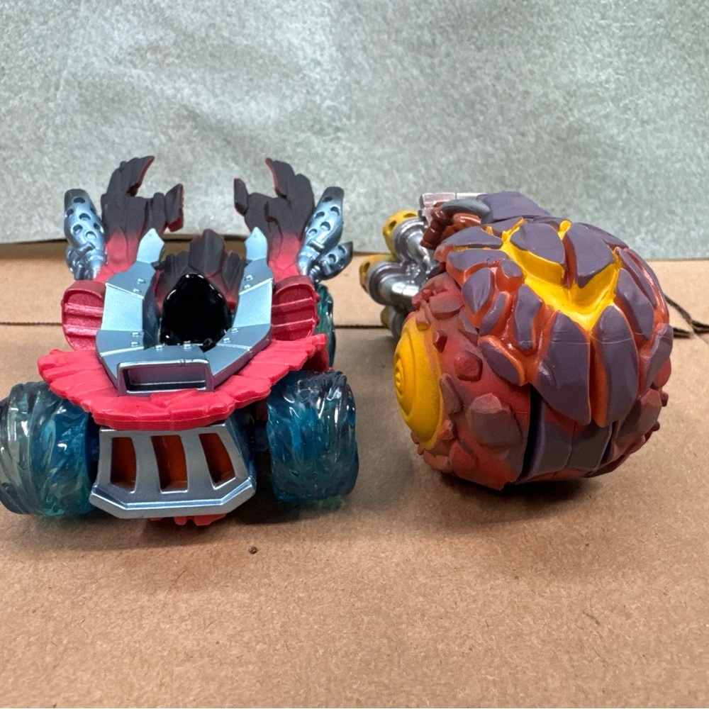 Lot Of 2 Skylanders Superchargers: Hot Streak. Burn Cycle 2015 Activision